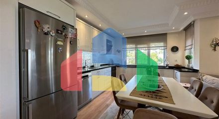 Вилла в центральной части Алании с видом на море