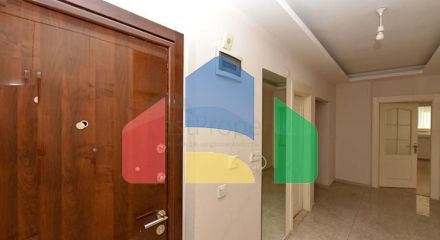 Велика квартира 3 + 1 в центрі Аланії