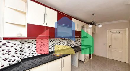 Велика квартира 3 + 1 в центрі Аланії