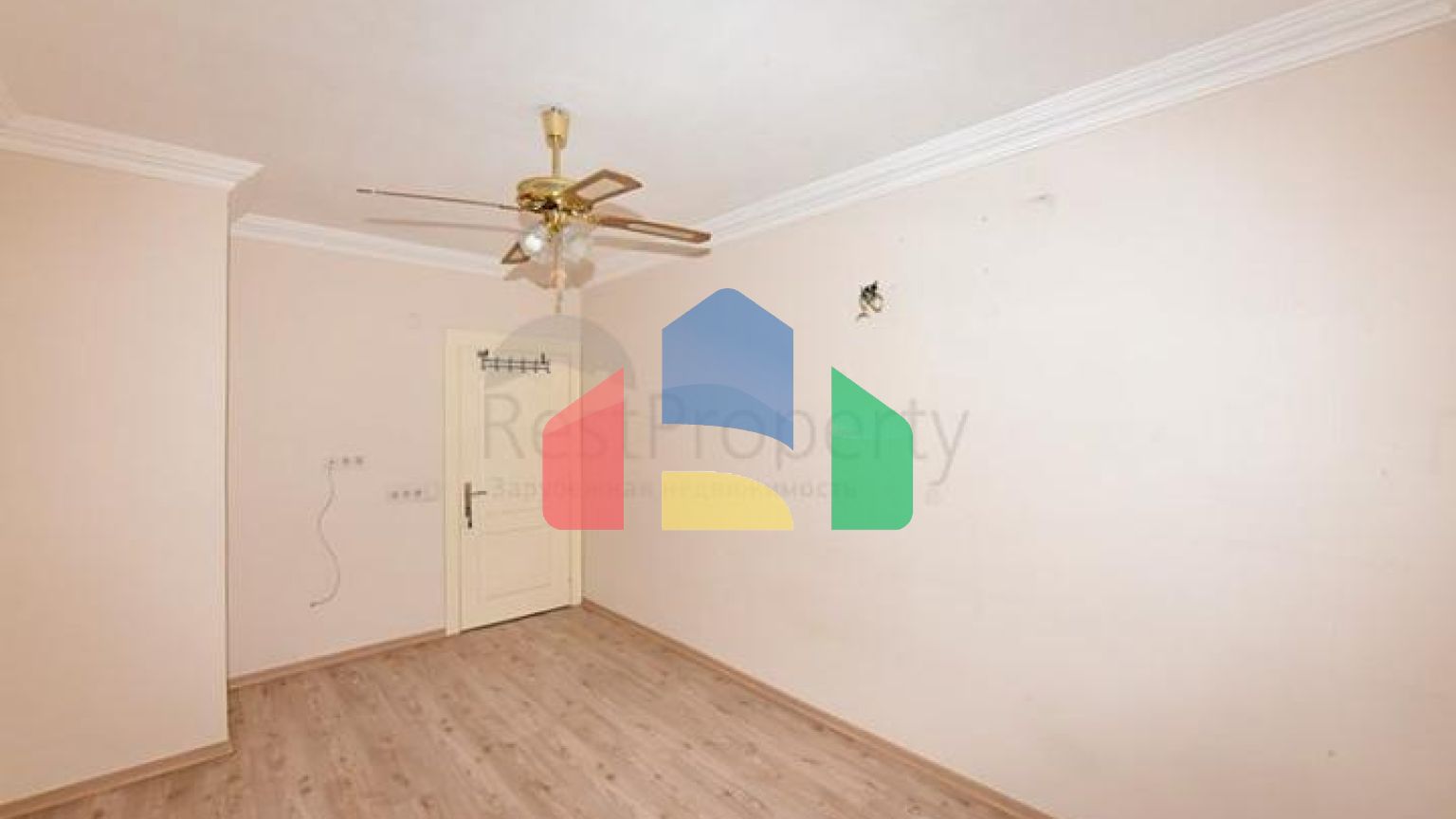 Велика квартира 3 + 1 в центрі Аланії