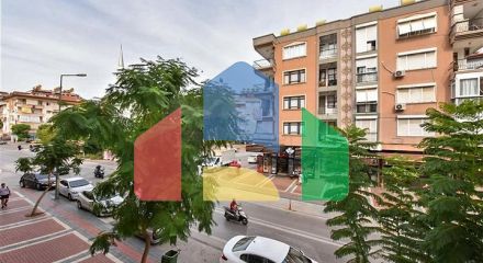 Велика квартира 3 + 1 в центрі Аланії