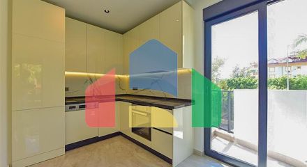 Квартира 1+1 в новом комплексе всего в 400 м от моря в центре Алании