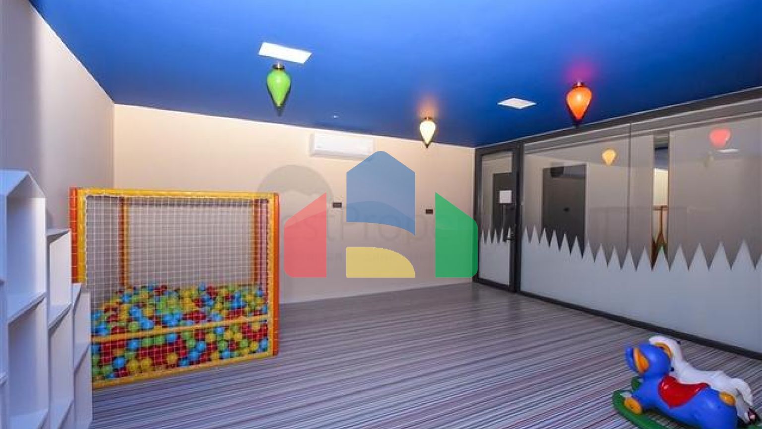 Квартира 1+1 в новом комплексе всего в 400 м от моря в центре Алании