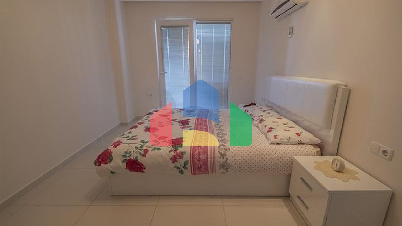 На продажу выставлена квартира 1+1 в самом знаменитом районе Клеопатра.