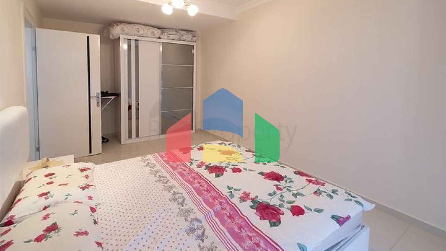 На продажу выставлена квартира 1+1 в самом знаменитом районе Клеопатра.