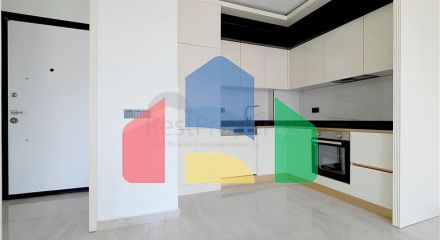 Сучасна квартира 1 + 1 в новому комплексі з видом на море в центрі Аланії