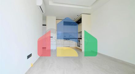 Сучасна квартира 1 + 1 в новому комплексі з видом на море в центрі Аланії