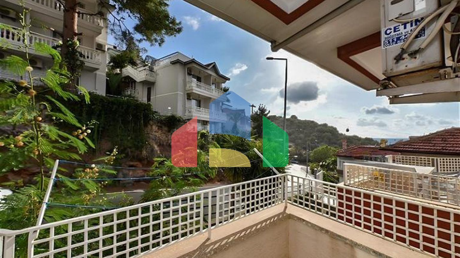 Квартира 3+1 с отдельной кухней у подножия Аланийской крепости