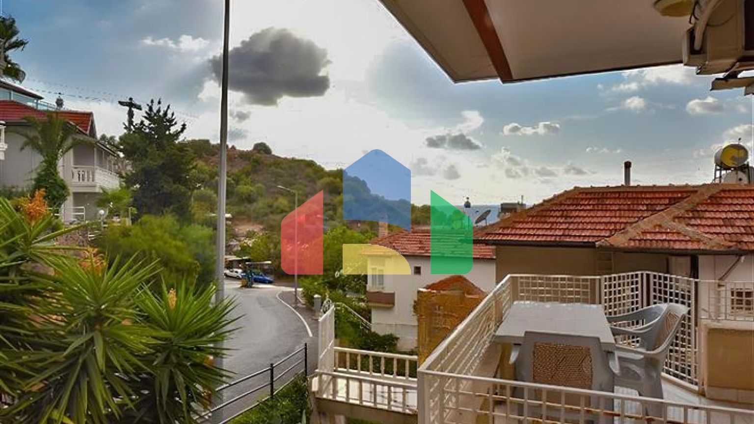 Квартира 3+1 с отдельной кухней у подножия Аланийской крепости