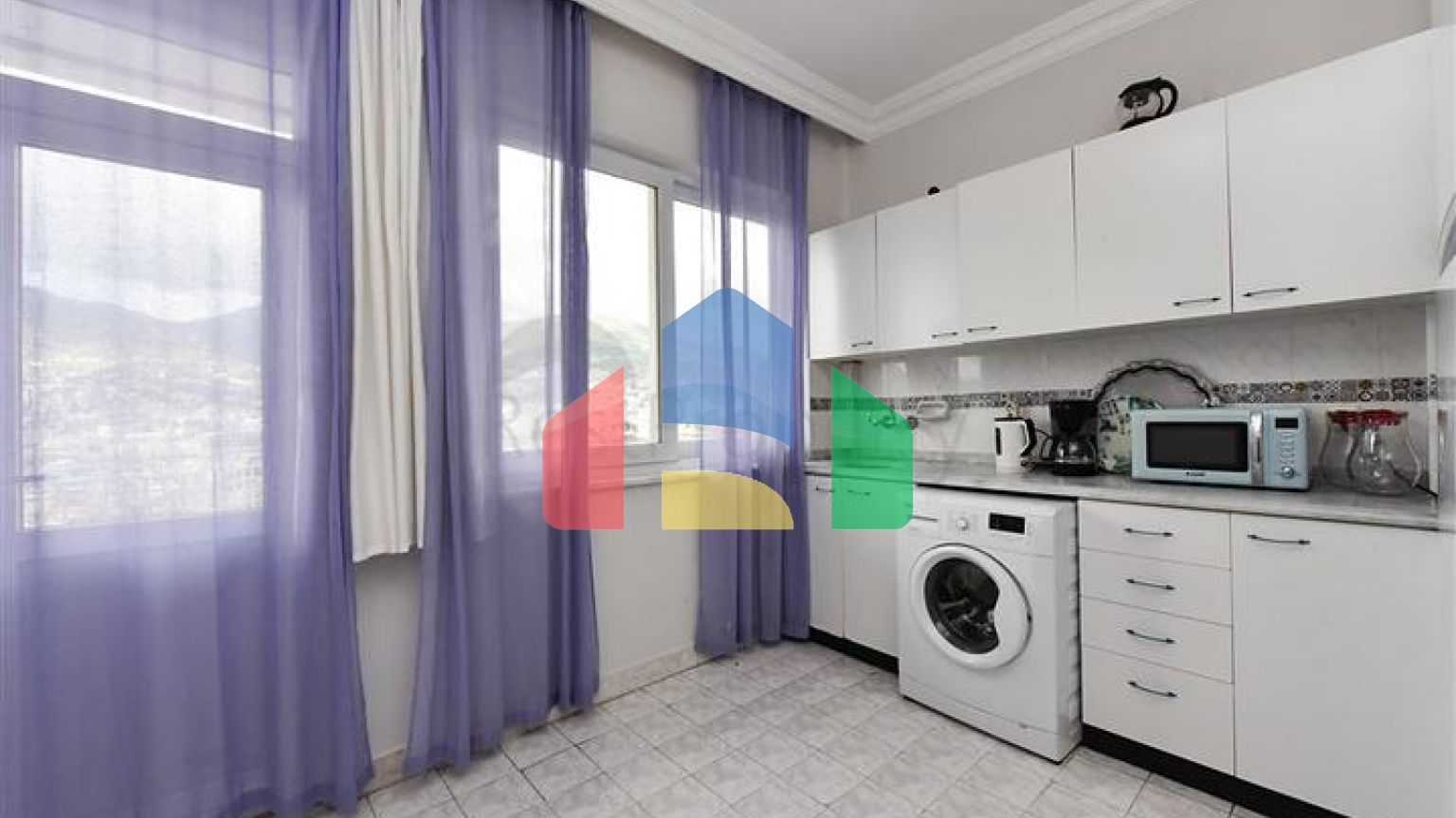 Квартира 3+1 с отдельной кухней у подножия Аланийской крепости