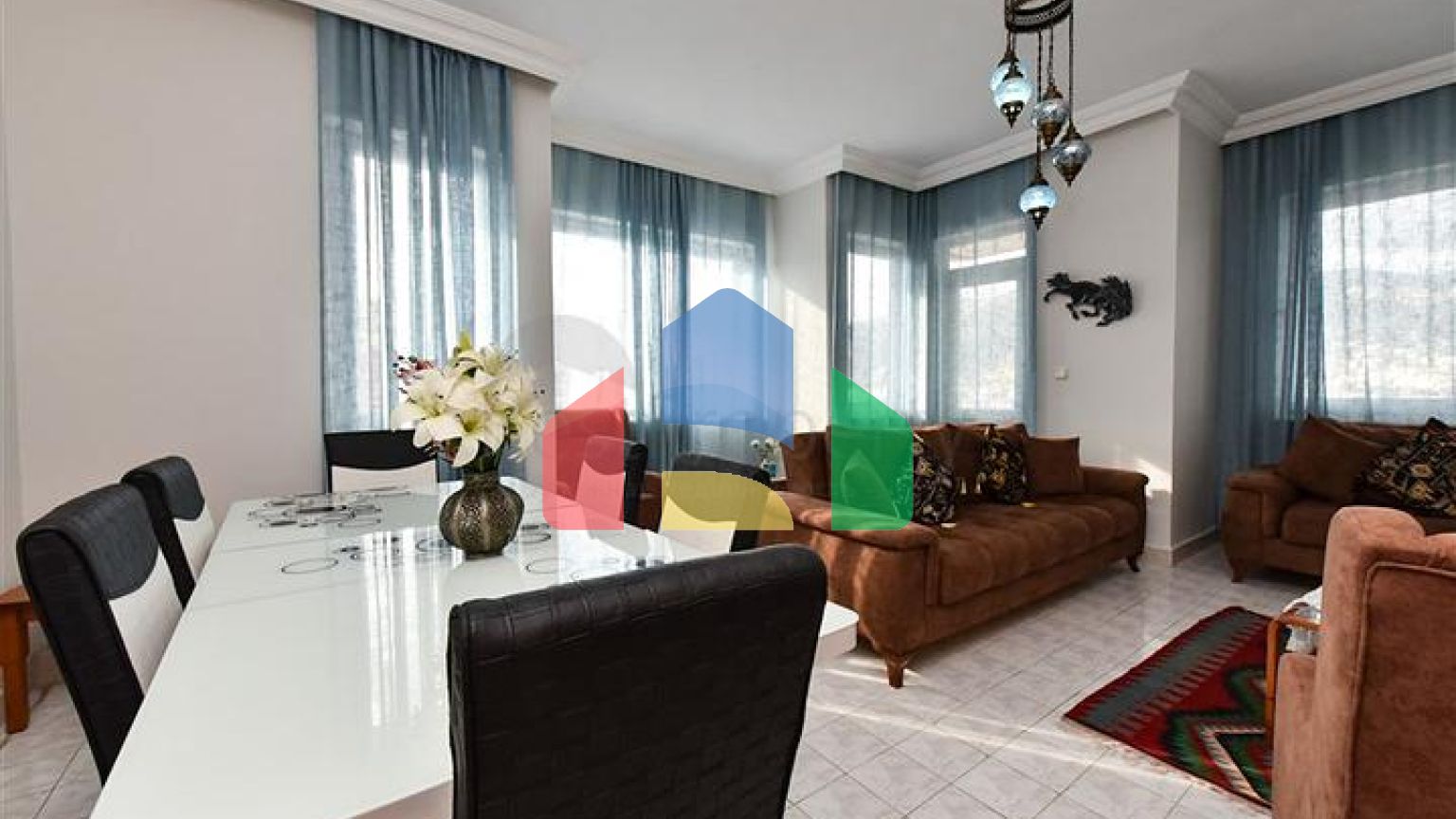 Квартира 3+1 с отдельной кухней у подножия Аланийской крепости