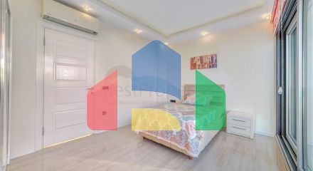 Простора вілла з панорамним видом на море в центральній частині Аланії