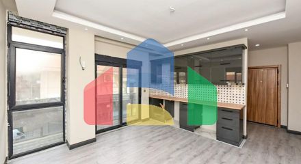 Квартира 3 + 1 з окремою кухнею в центрі Аланії