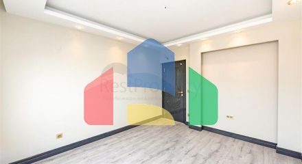 Квартира 3 + 1 з окремою кухнею в центрі Аланії