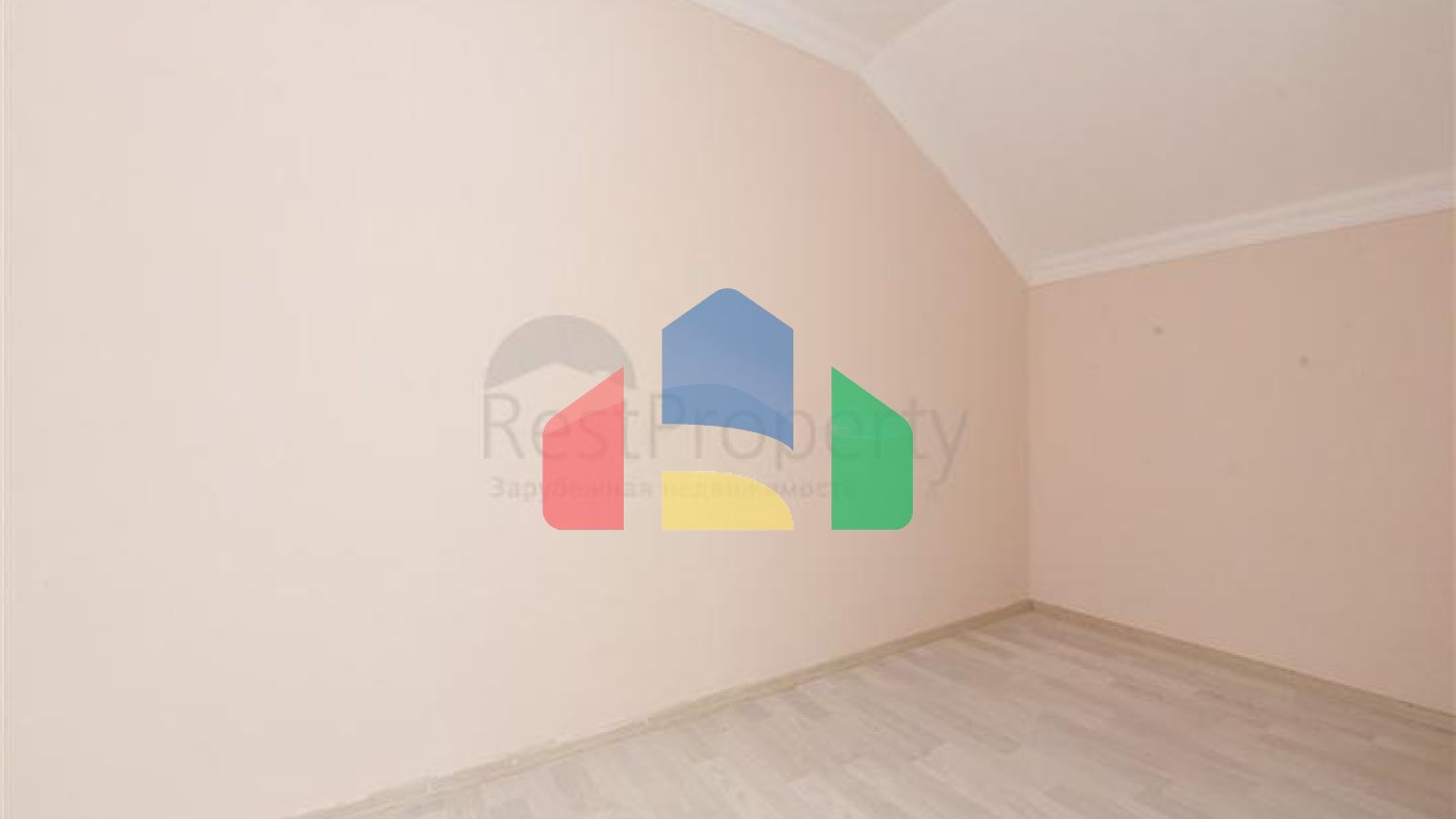 Просторий пентхаус з видом на море в центрі Аланії