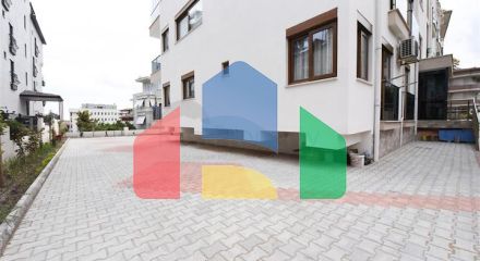 Просторий пентхаус з видом на море в центрі Аланії Просторий пентхаус з видом на море в центрі Аланії