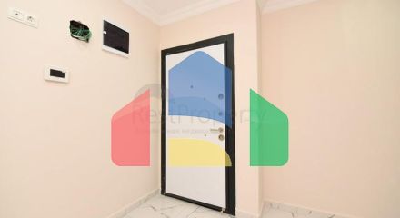 Просторий пентхаус з видом на море в центрі Аланії Просторий пентхаус з видом на море в центрі Аланії