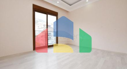 Просторий пентхаус з видом на море в центрі Аланії Просторий пентхаус з видом на море в центрі Аланії