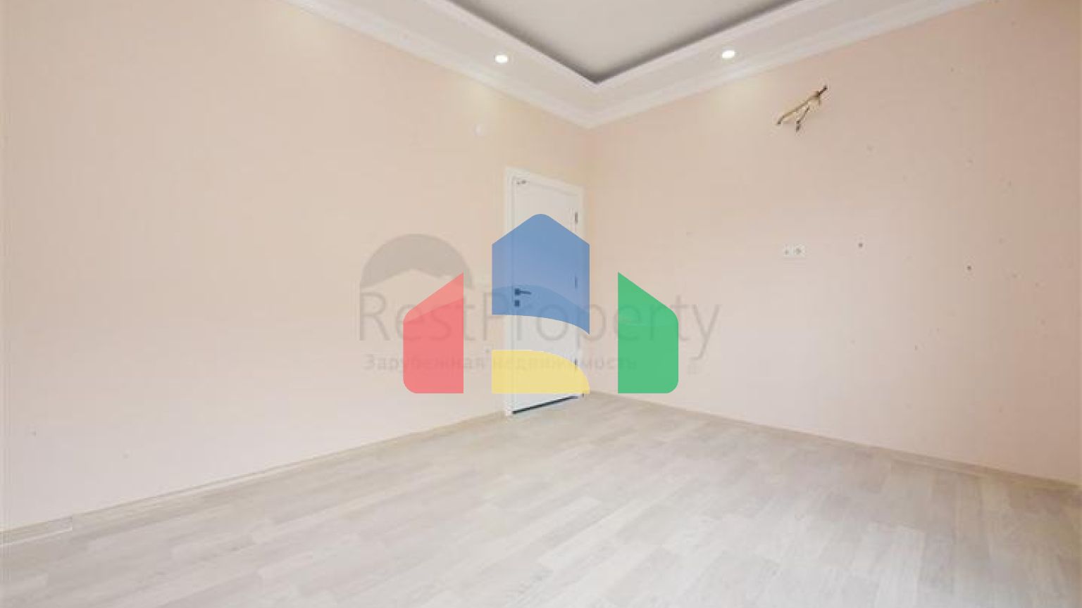 Просторий пентхаус з видом на море в центрі Аланії