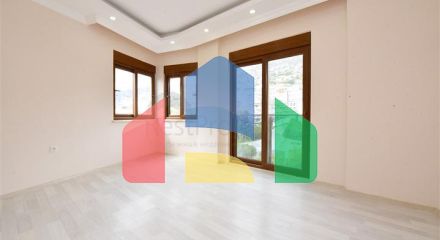 Просторий пентхаус з видом на море в центрі Аланії Просторий пентхаус з видом на море в центрі Аланії