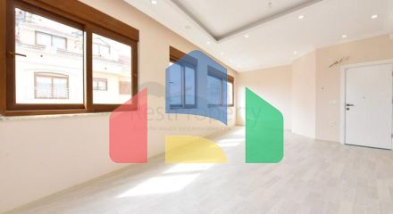 Просторий пентхаус з видом на море в центрі Аланії Просторий пентхаус з видом на море в центрі Аланії