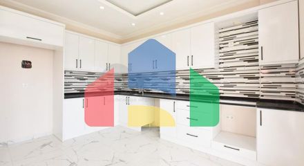 Просторий пентхаус з видом на море в центрі Аланії Просторий пентхаус з видом на море в центрі Аланії