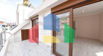 Просторный пентхаус с видом на море в центре Алании