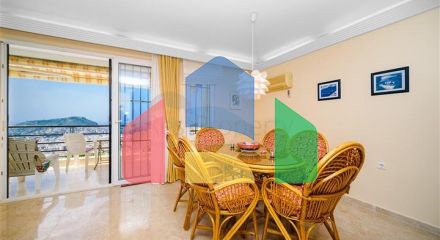 A 2+1 apartment with the best view characteristics in Alanya.