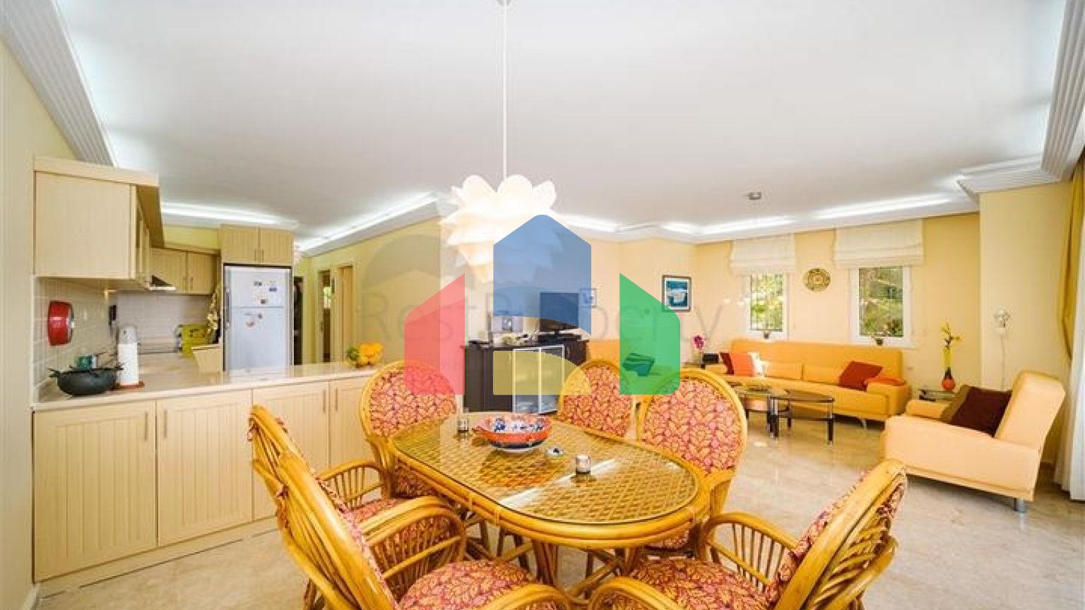 Квартира планировкой 2+1 с лучшими видовыми характеристиками в Алании.