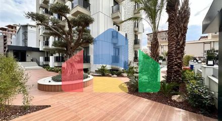 Пентхаус 2+1 в новом комплексе всего в 400 м от моря в центре Алании