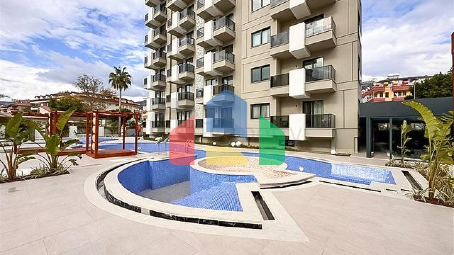 Пентхаус 2+1 в новом комплексе всего в 400 м от моря в центре Алании