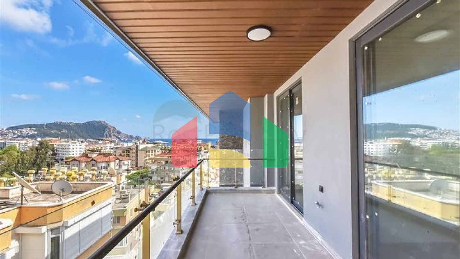 Пентхаус с видом на море в сердце Аланьи