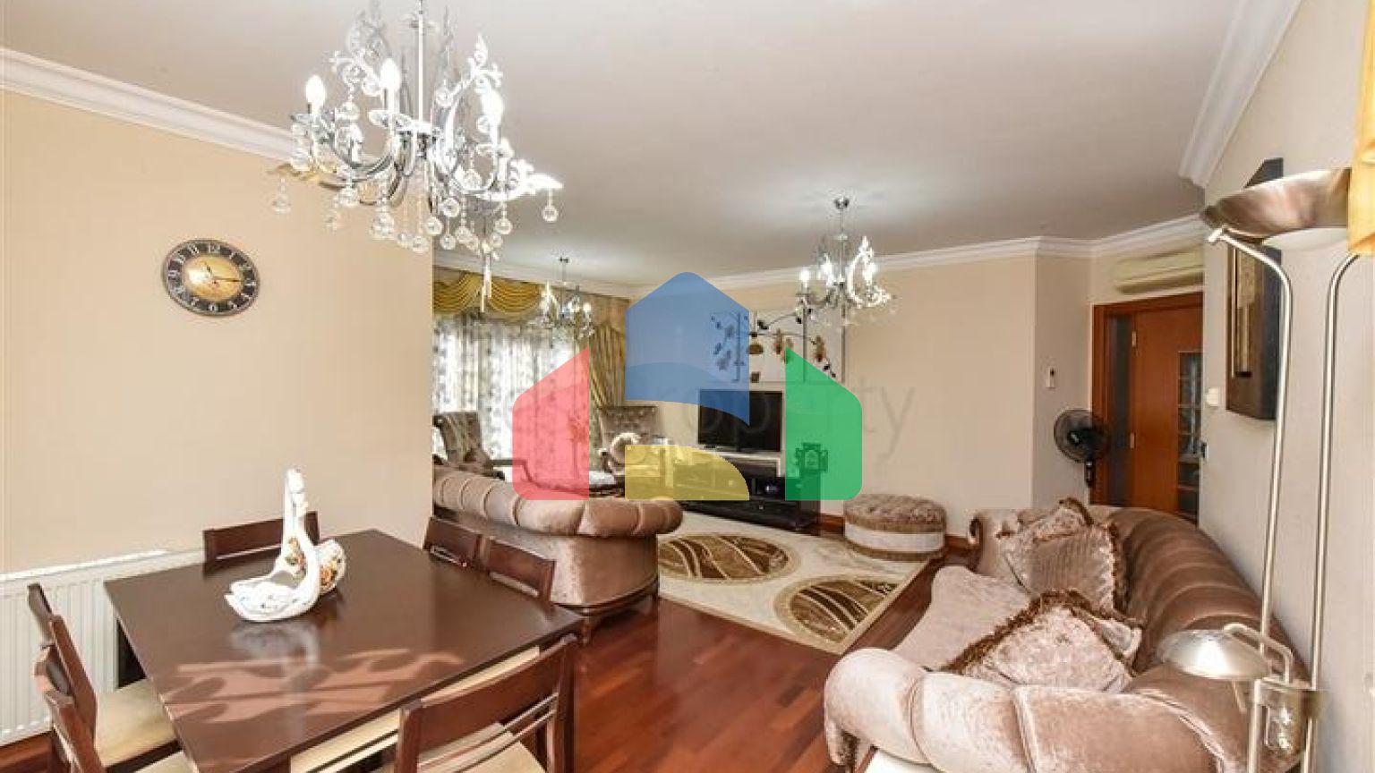 Квартира планировки 3+1 в комплексе на первой линии