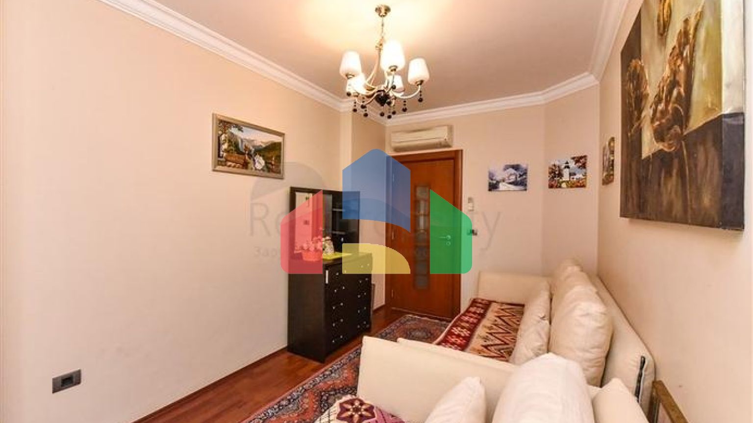 Квартира планировки 3+1 в комплексе на первой линии