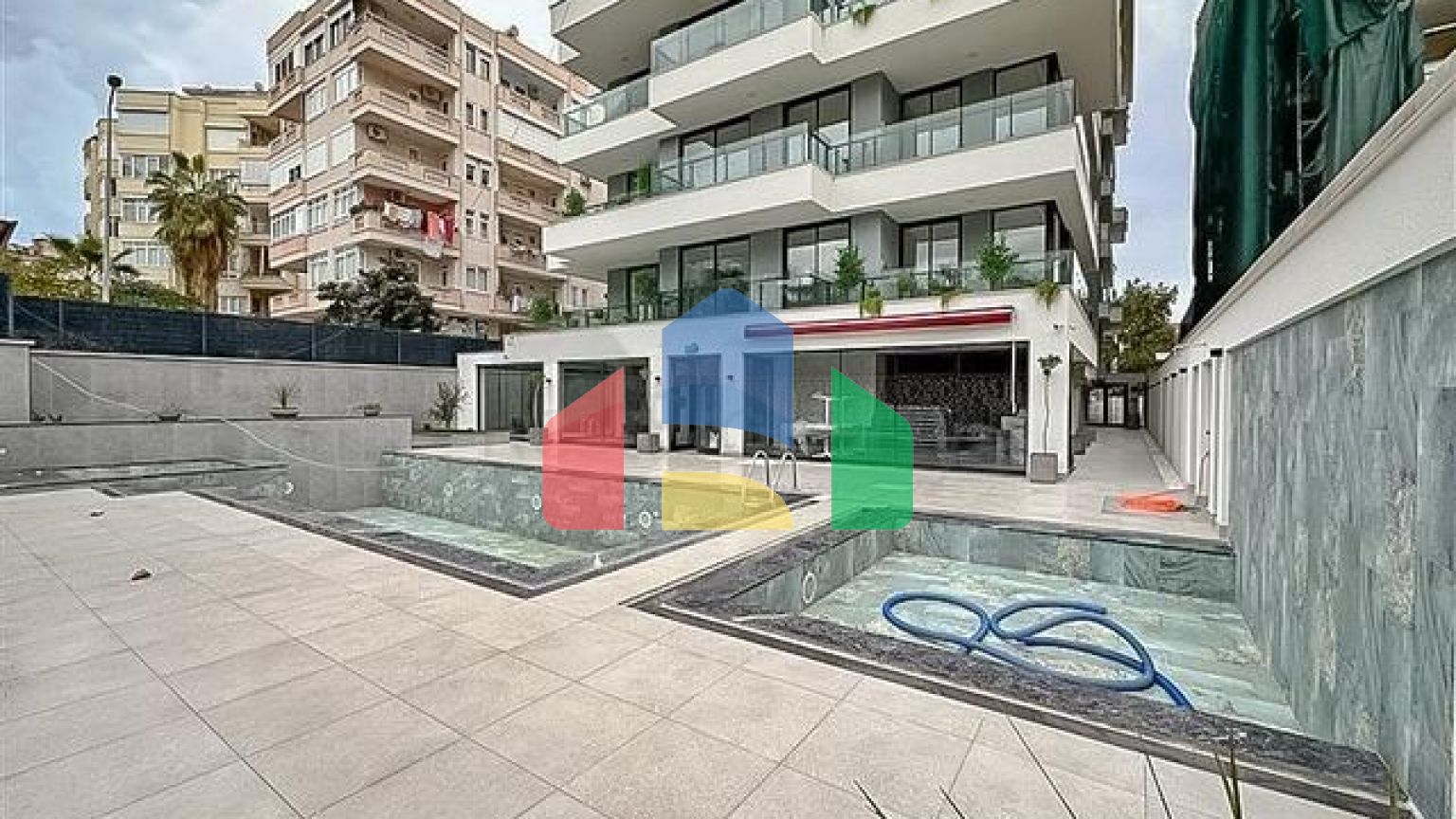 Квартира 1+1 в 200 метрах о пляжа Клеопатры с видом на море