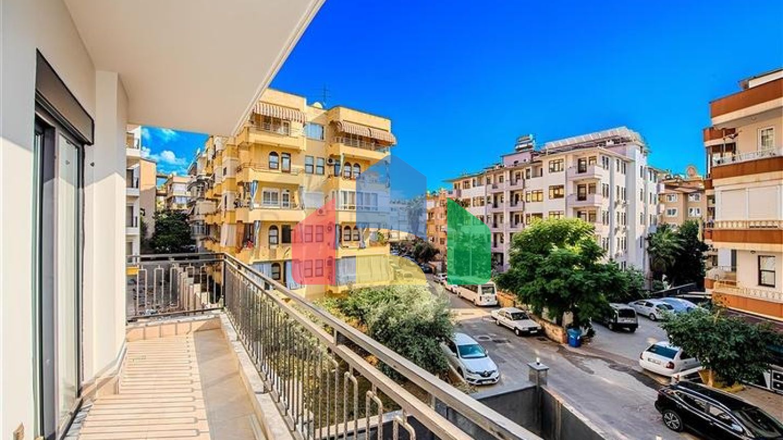 Двухкомнатная квартира в новом комплексе в центре Алании