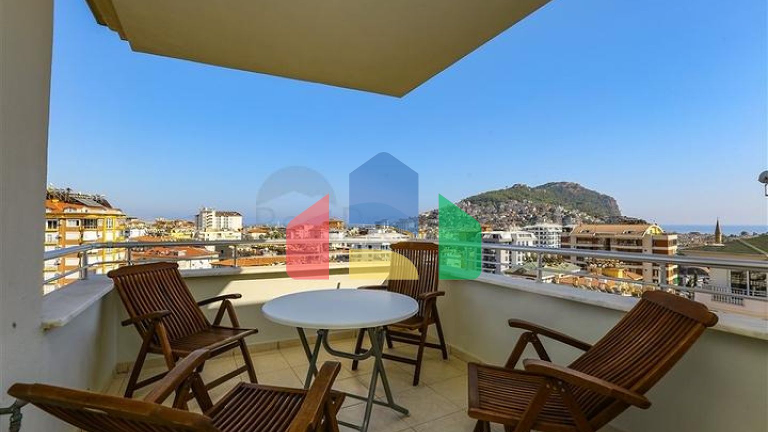 Просторная квартира 2+1 в 500 м от пляжа Клеопатра