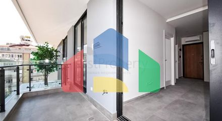 Простора двокімнатна квартира на Клеопатрі