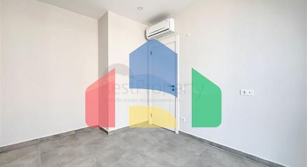 Простора двокімнатна квартира на Клеопатрі