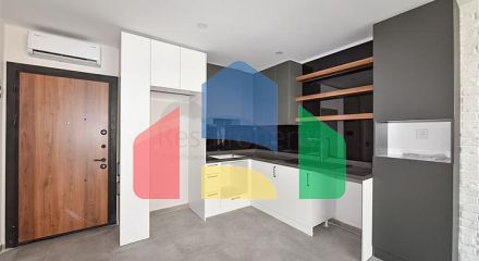 Просторная двухкомнатная квартира на Клеопатре