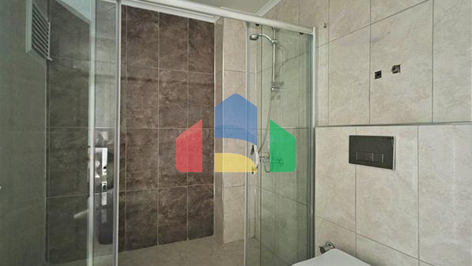 Продаётся светлая квартира 1+1 в районе Клеопатра — комфорт у моря в новом доме