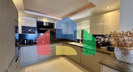 Затишна вілла з видом на море і садом в одному з наймальовничіших районів Аланії