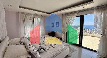 Затишна вілла з видом на море і садом в одному з наймальовничіших районів Аланії