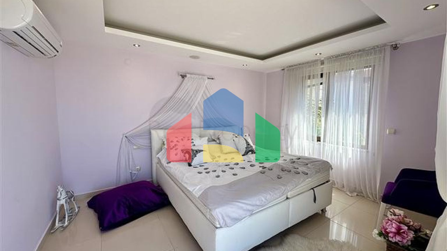 Затишна вілла з видом на море і садом в одному з наймальовничіших районів Аланії