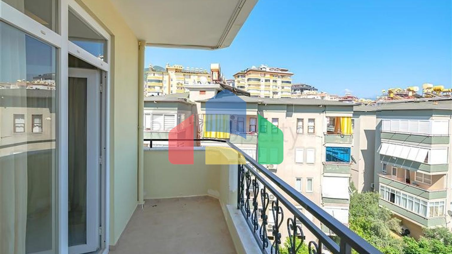 Квартира 2+1 в районе пляжа Клеопатра — центр Аланьи и шаговая доступность до моря