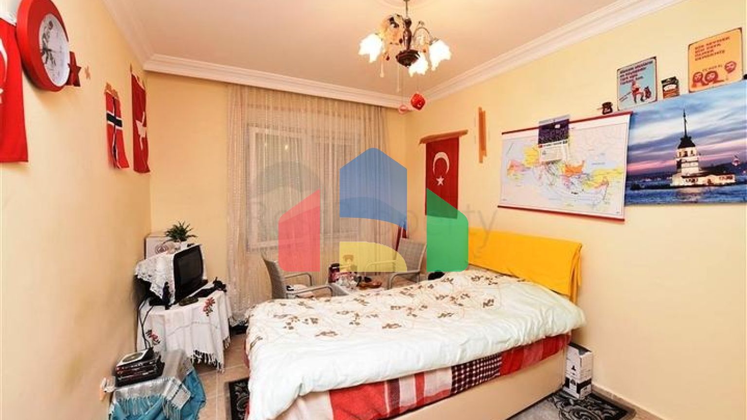 Трикімнатна квартира в центрі Аланії