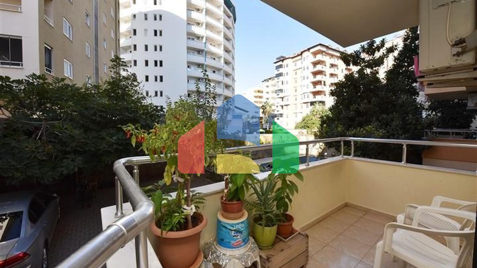 Трикімнатна квартира в центрі Аланії