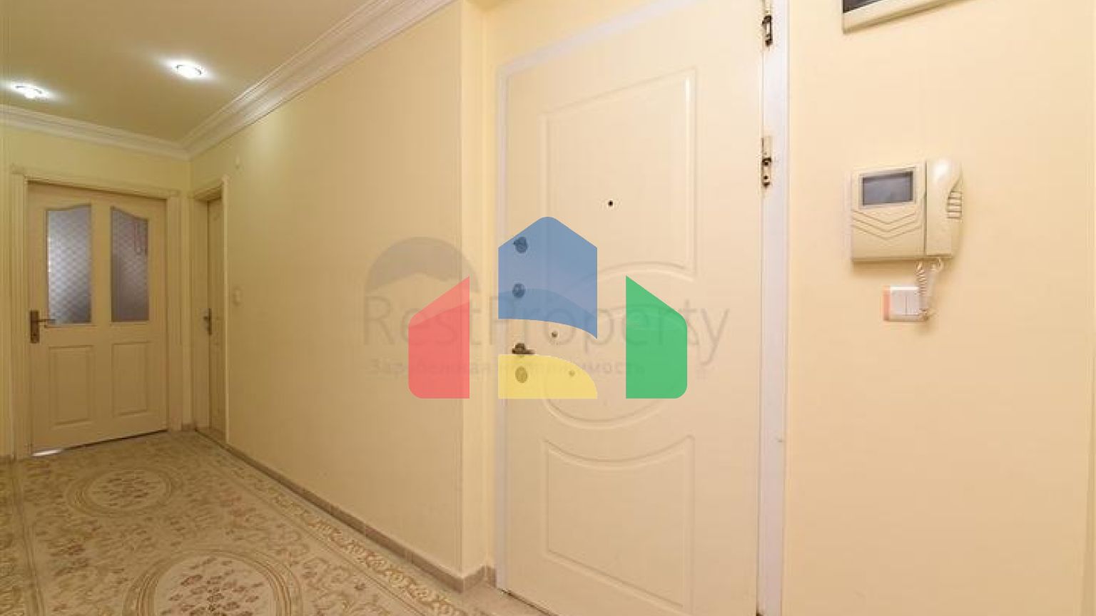 Трикімнатна квартира в центрі Аланії