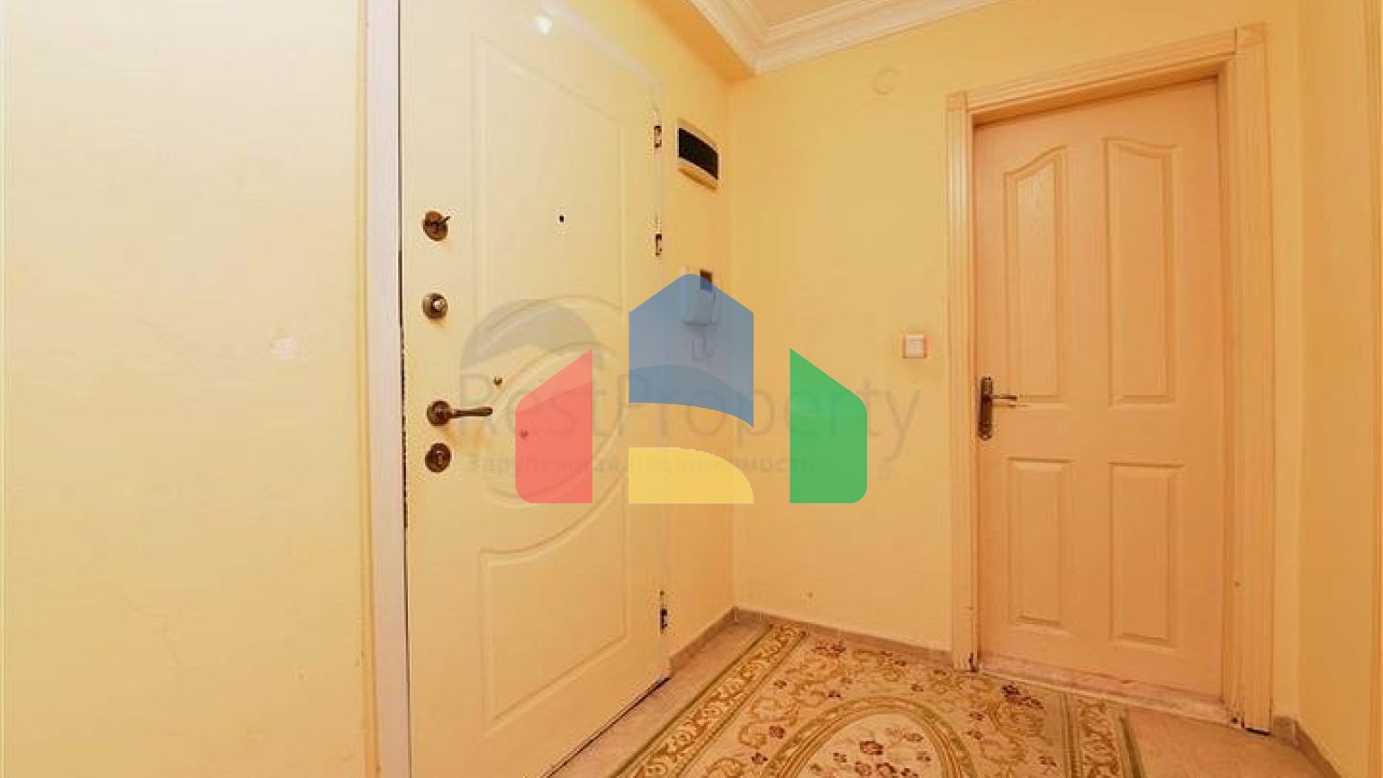 Трикімнатна квартира в центрі Аланії