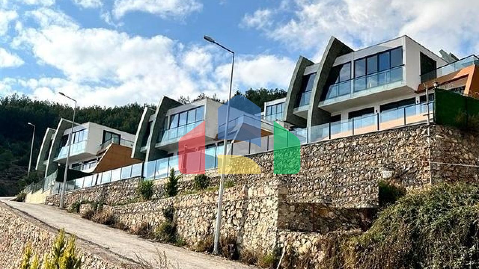 Вилла планировки 5+1 с шикарным видом на Аланию